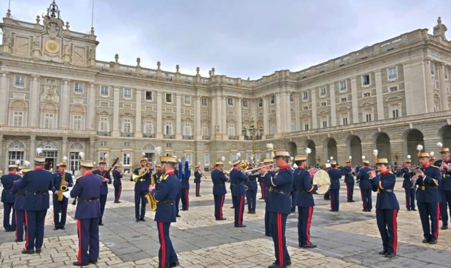 La Unidad de Música de la Guardia Real publica Tres siglos de Música